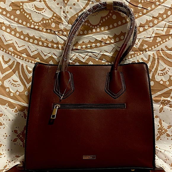 Burgundy handbag - gold hardware - ALDO - Picture 3 of 5